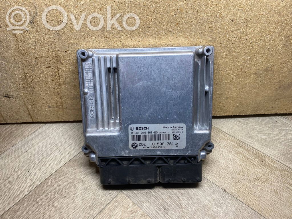 BMW 3 E90 E91 Variklio valdymo blokas 