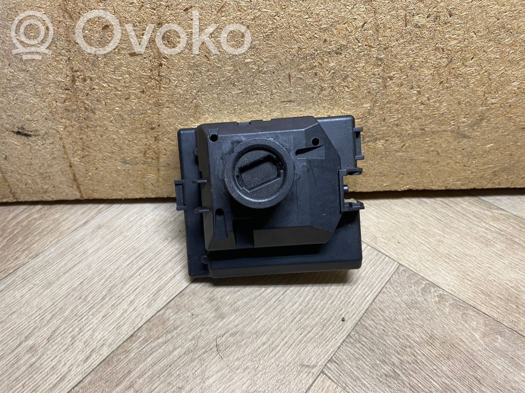 Mercedes-Benz C W205 Ignition lock 