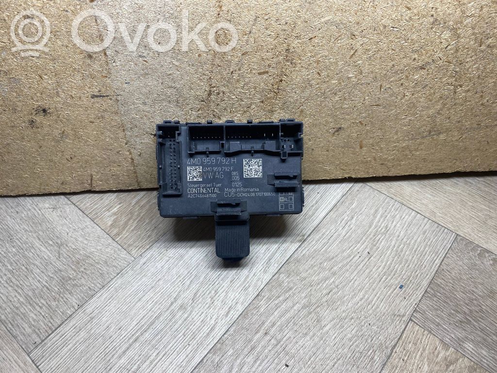 Audi A4 S4 B9 8W Unité de commande module de porte 