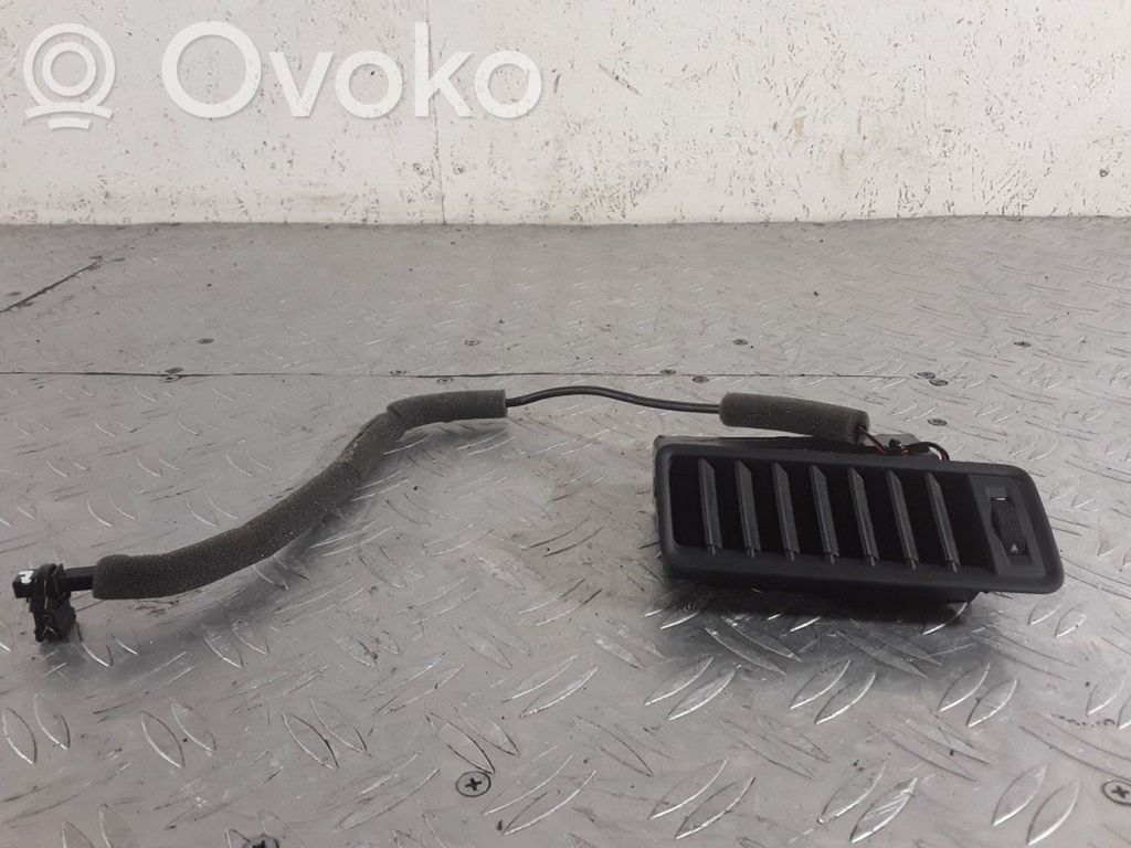 Ohjaamon sisäilman ilmakanava   4E0819704C