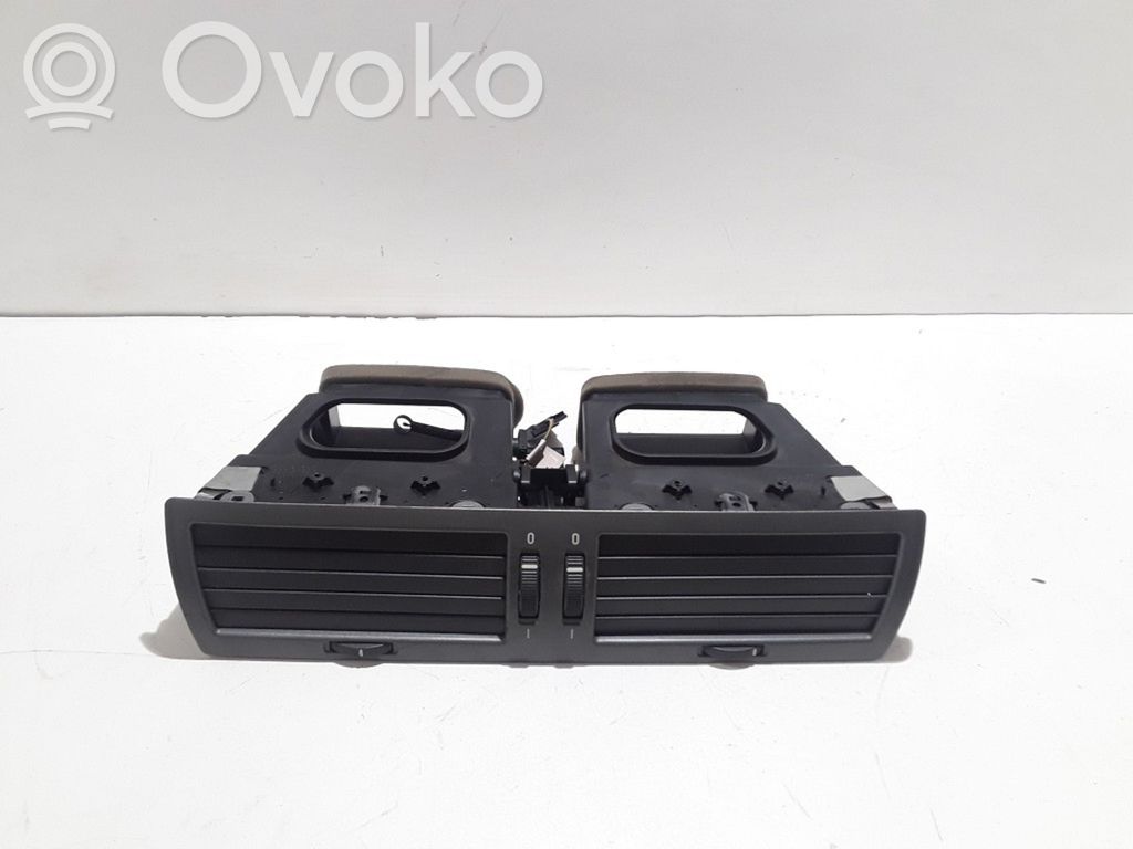 BMW 7 E65 E66 Centrinės oro grotelės 