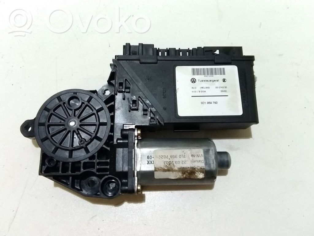 Volkswagen Touareg I Silnik regulatora szyby drzwi przednich 