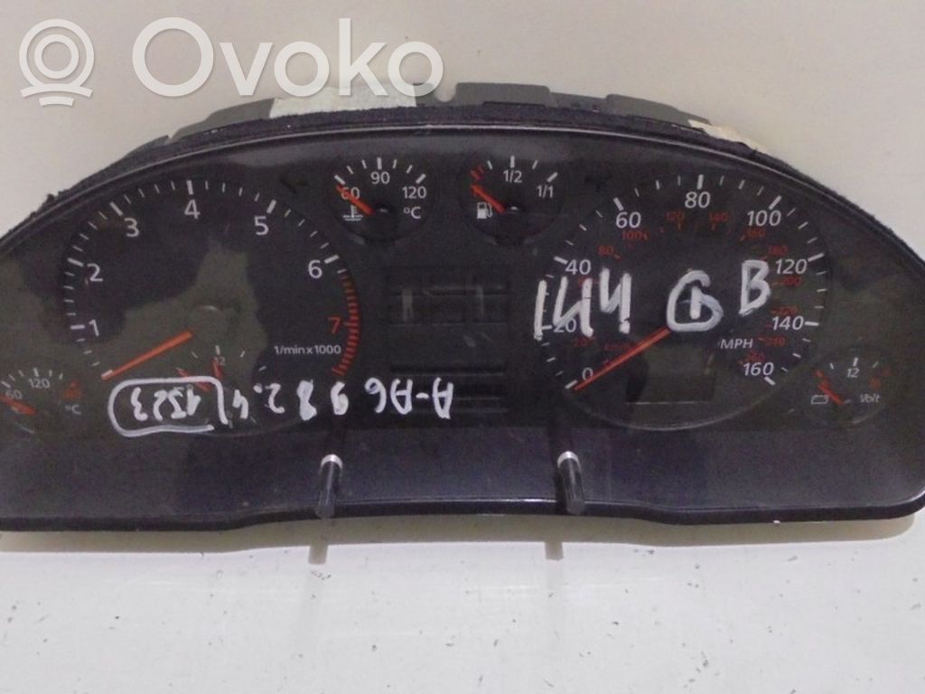 Audi A6 S6 C5 4B Speedometer (instrument cluster) 