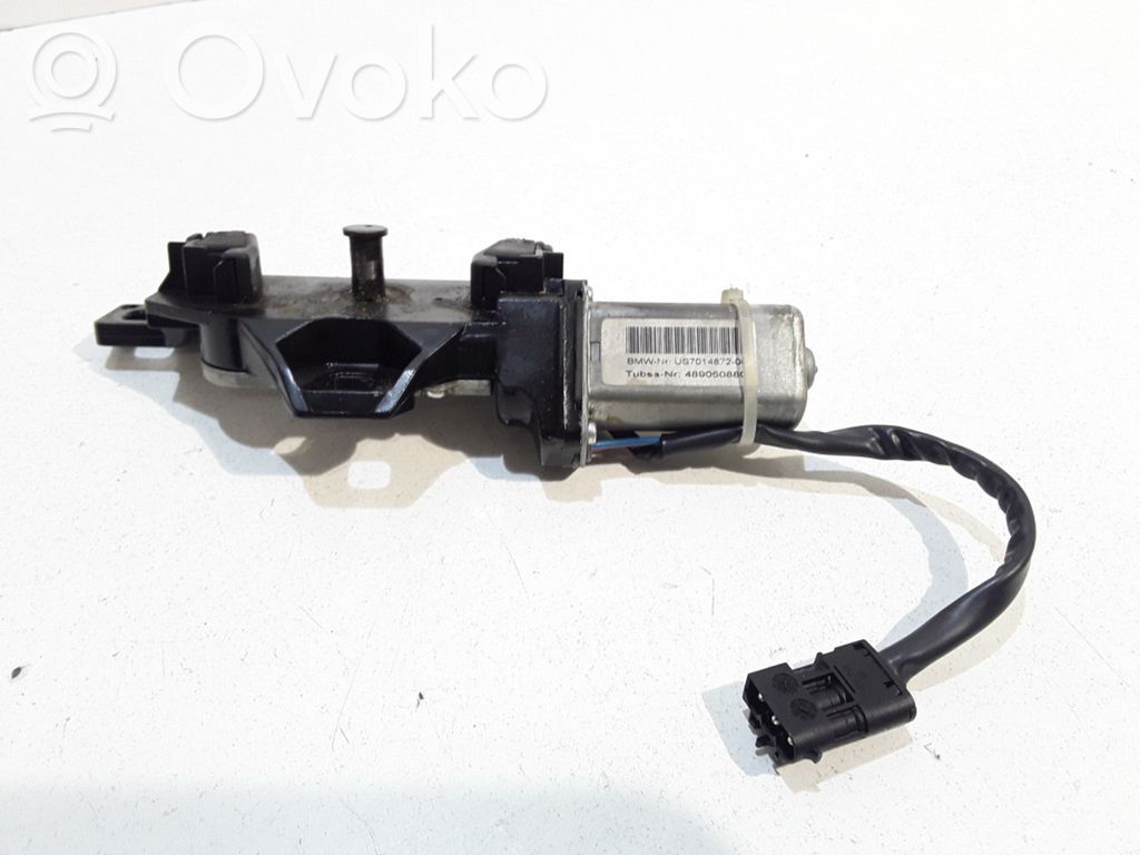 Aizmugurējā pārsega pievilcējs   US701487206