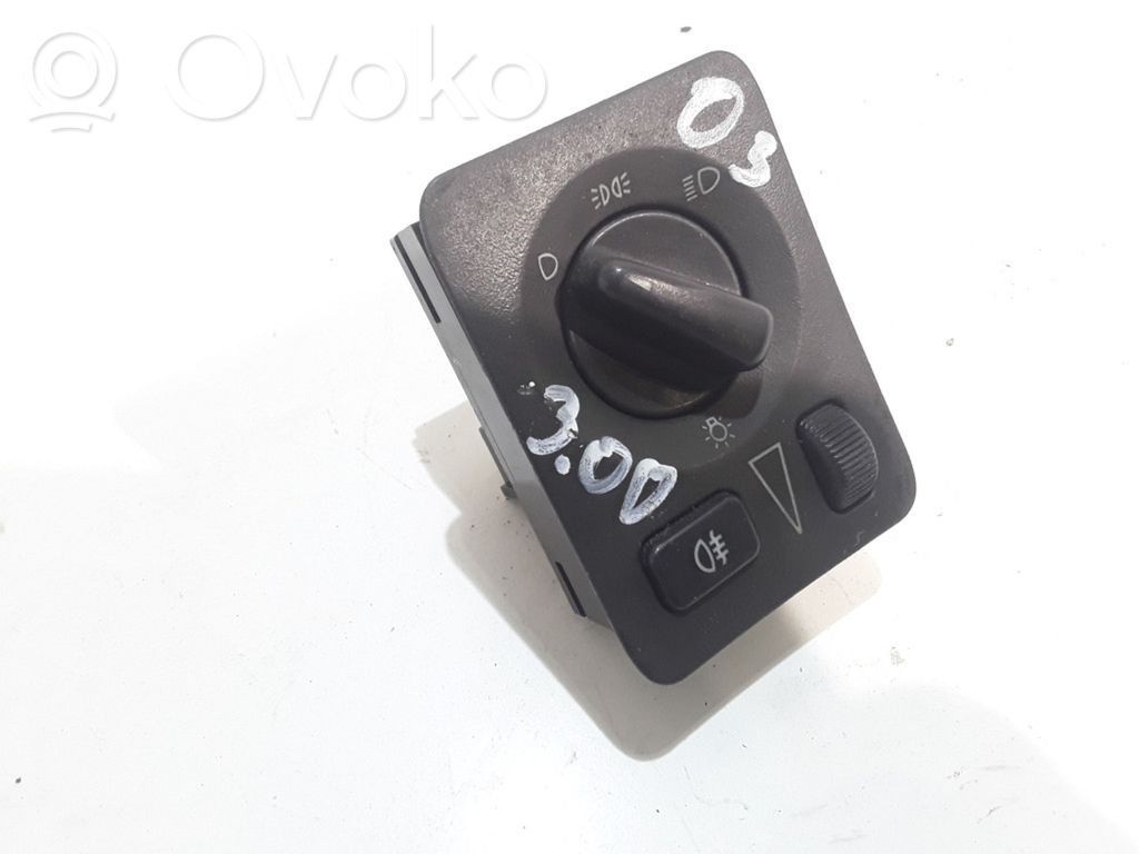 Lukturu slēdzis   4616124
