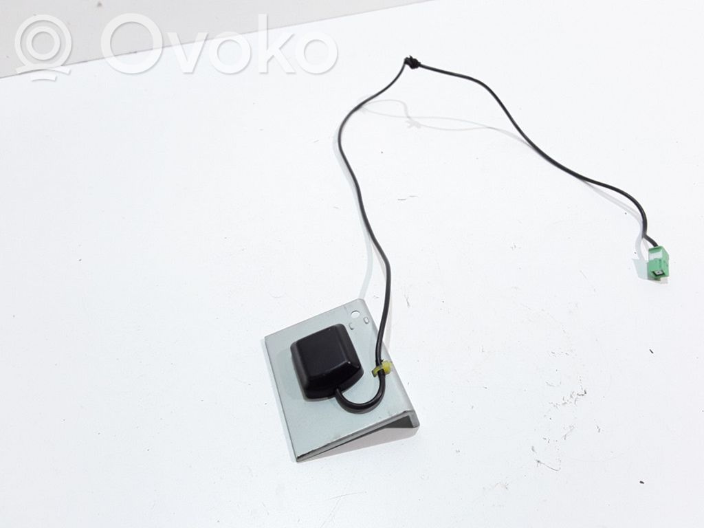 Subaru Legacy GPS-pystyantenni 