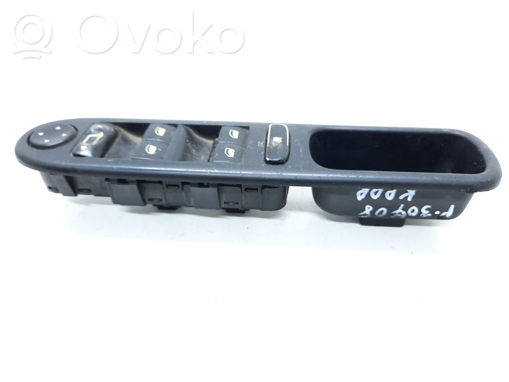 Peugeot 307 Electric window control switch 