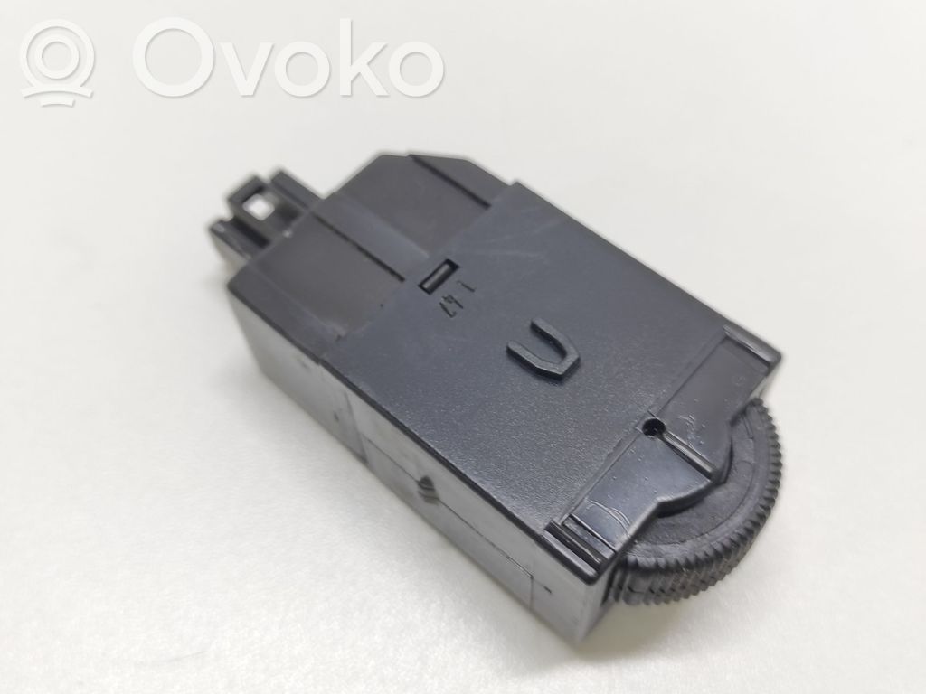 Panel lighting control switch   MR114072,LK04000900