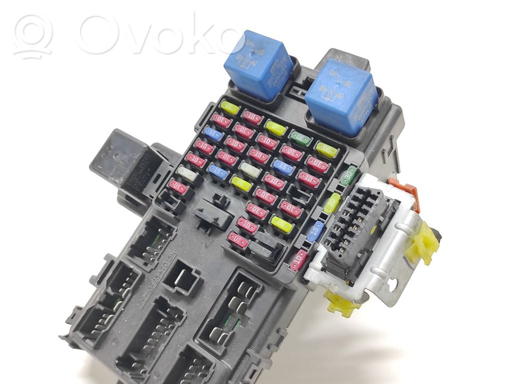 Hyundai Santa Fe Fuse module 
