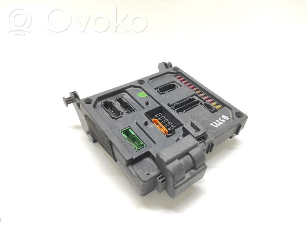 Ford Galaxy Fuse module 
