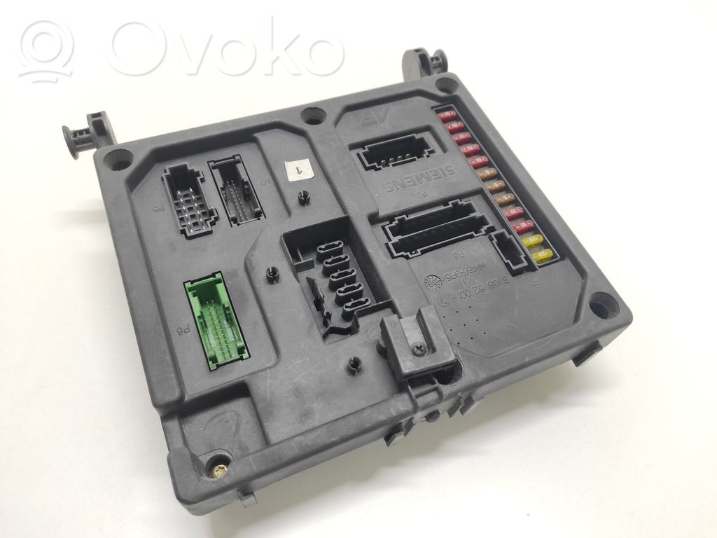 Ford Galaxy Fuse module 