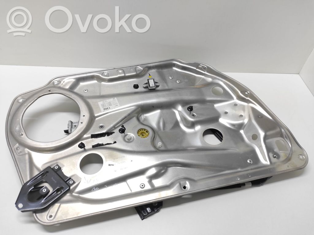 Mercedes-Benz C W204 Mechanizm podnoszenia szyby przedniej bez silnika 