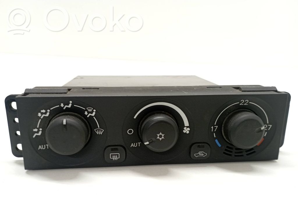 Mitsubishi Pajero Climate control unit 