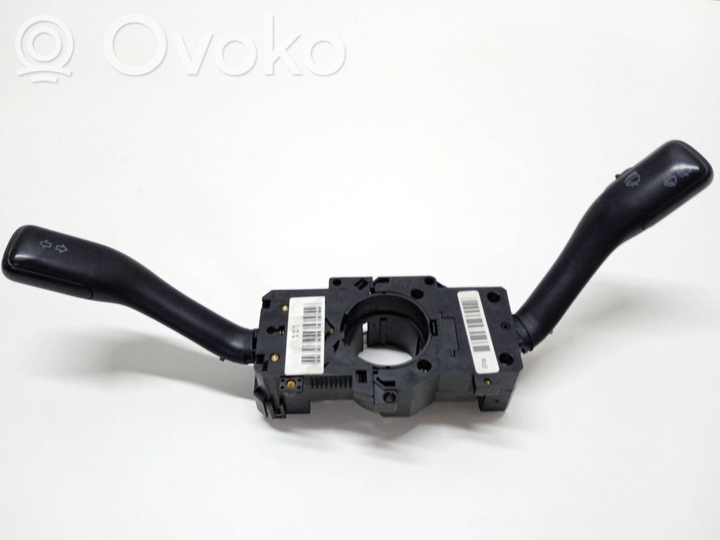 Volkswagen PASSAT B5 Wiper turn signal indicator stalk/switch 