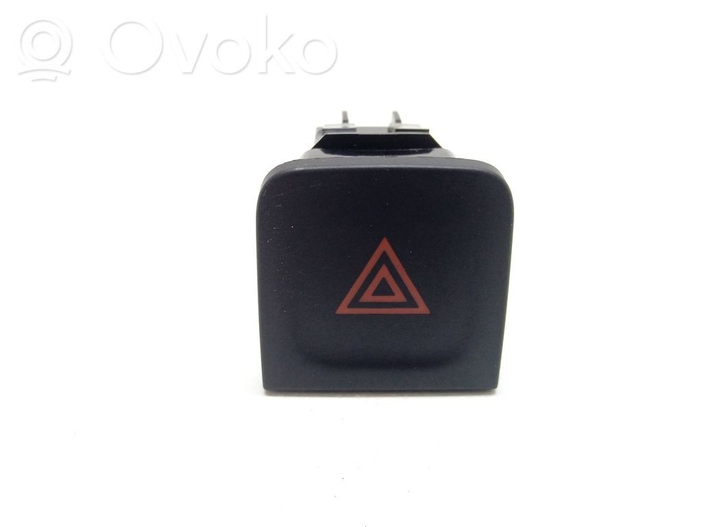 Renault Kadjar Hazard light switch 