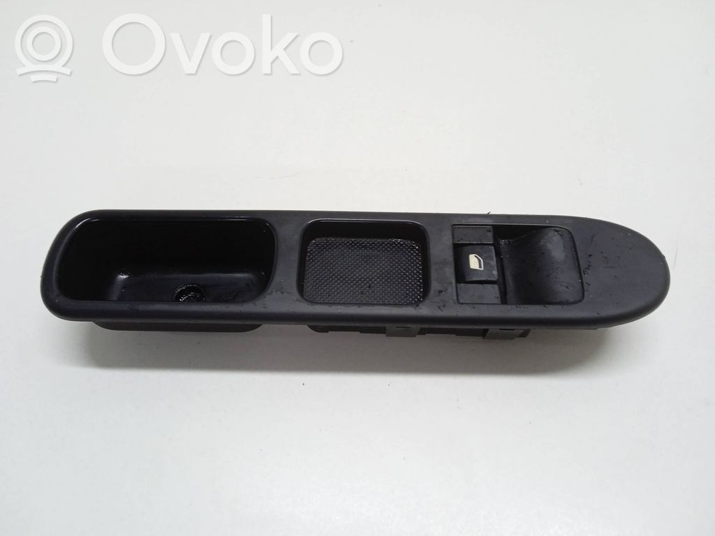 Electric window control switch   652859XT