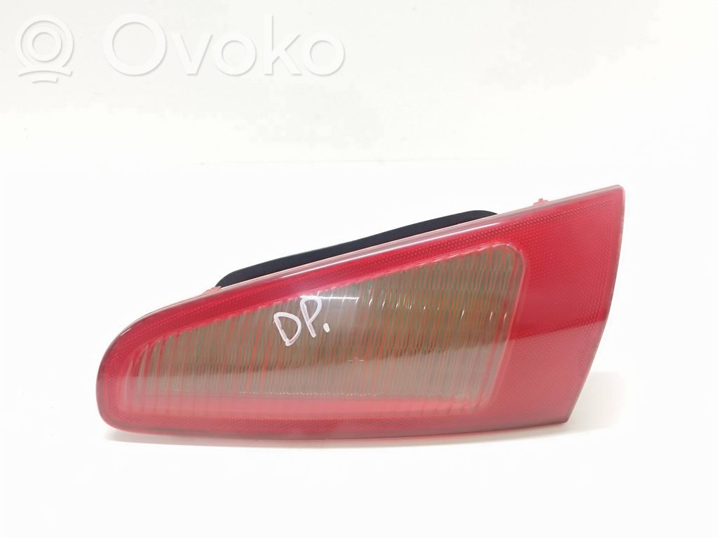 Alfa Romeo 147 Galinis žibintas dangtyje 