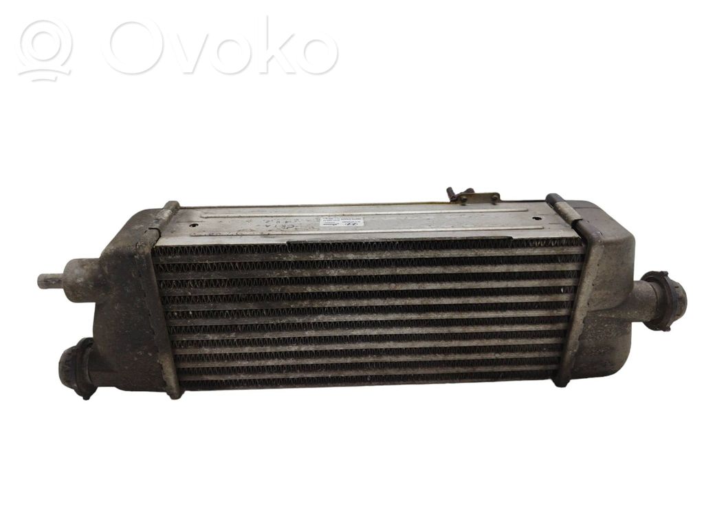 Hyundai i30 Interkūlerio radiatorius 