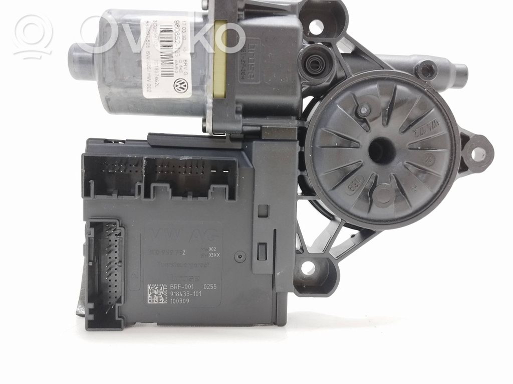 Volkswagen PASSAT B6 Silnik regulatora szyby drzwi przednich 