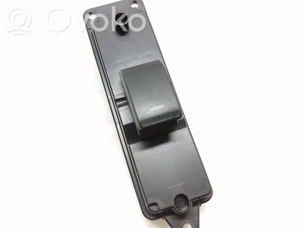 Przyciski szyb   GS1D66370,03124600,K1827