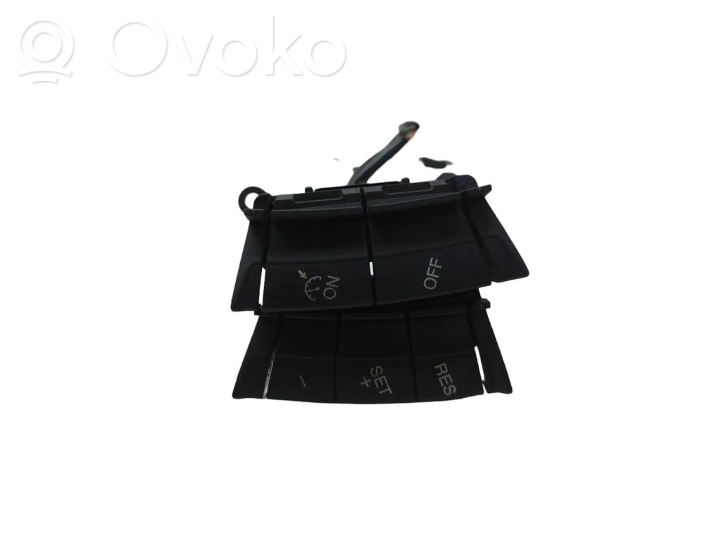 Ford Focus C-MAX Steering wheel buttons/switches 