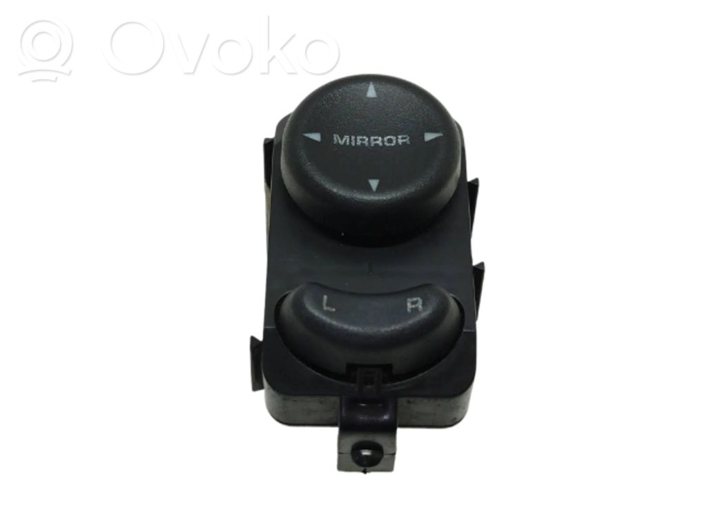 Chrysler 300M Wing mirror switch 