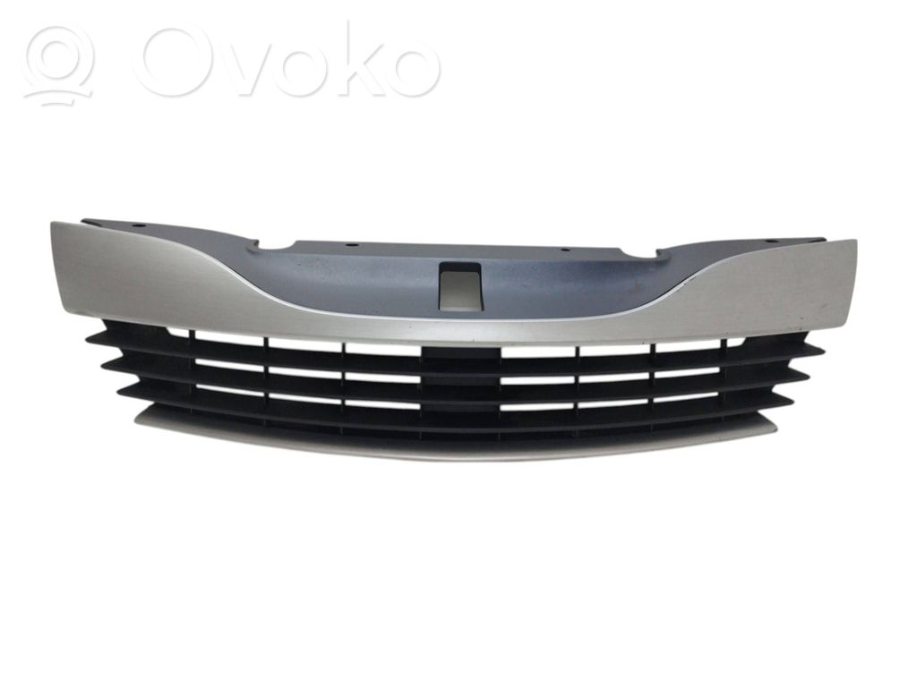 Rejilla delantera   8200012581