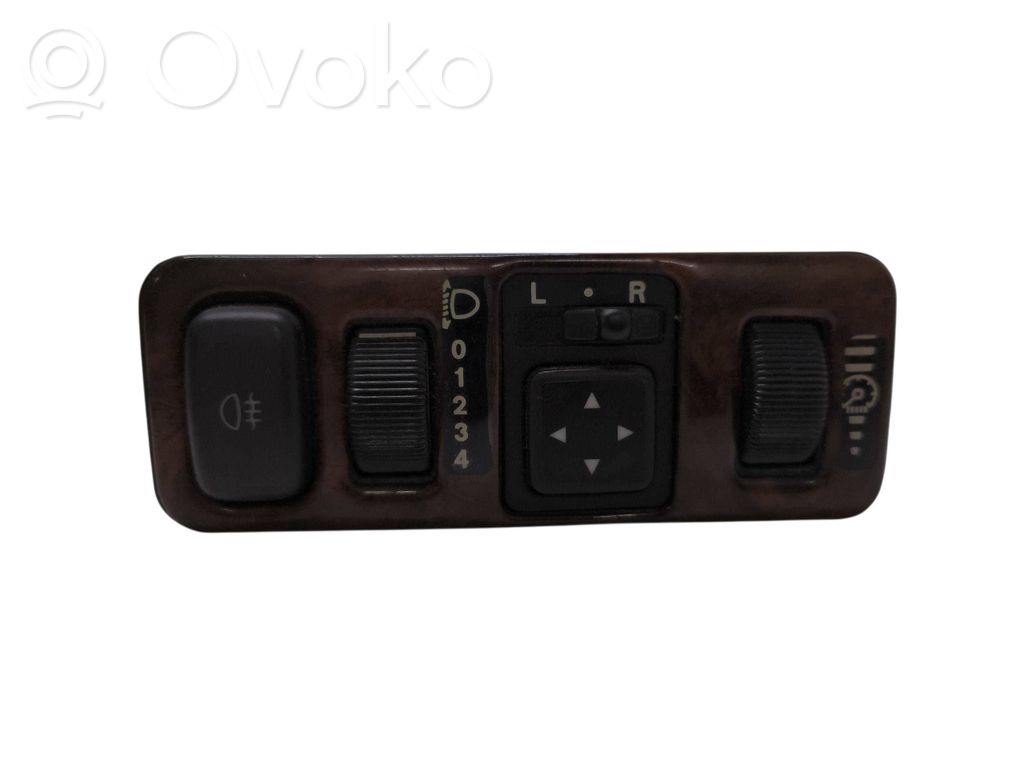Mitsubishi Carisma A set of switches 