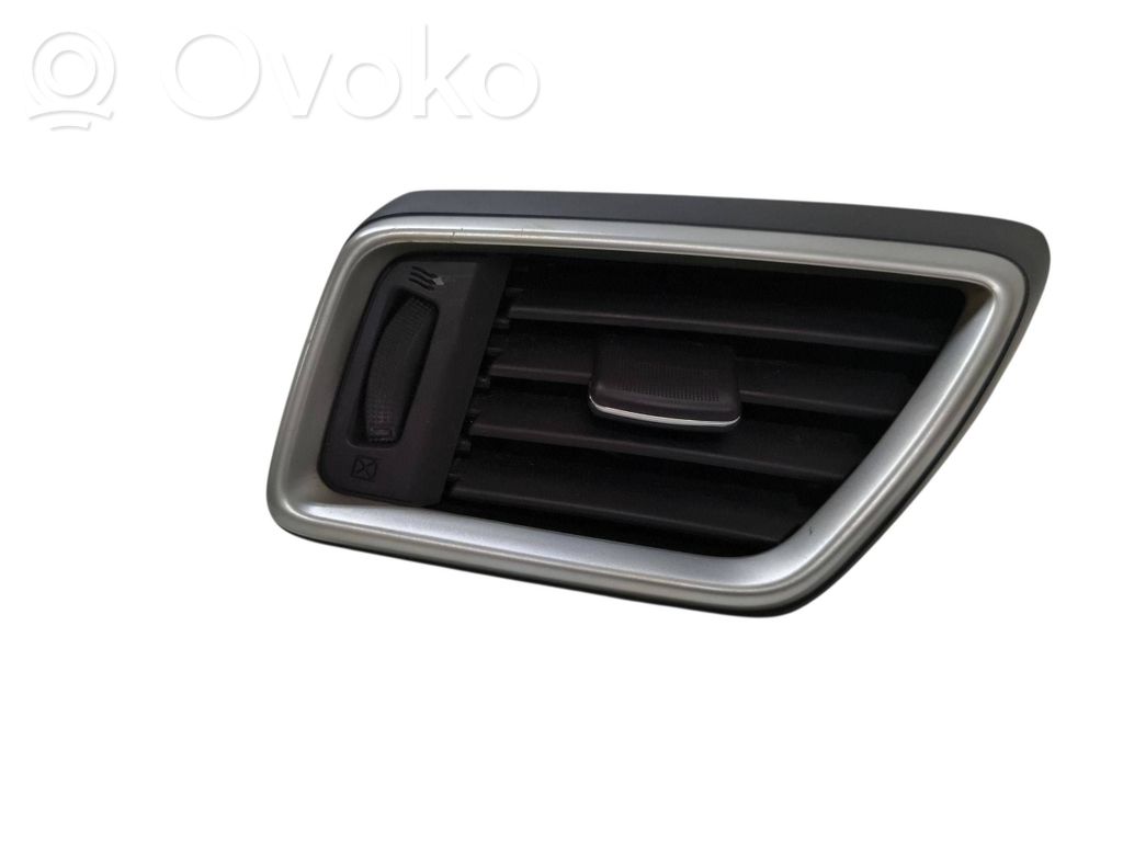 Nissan Qashqai Grilă ventilație/ramă laterală bord