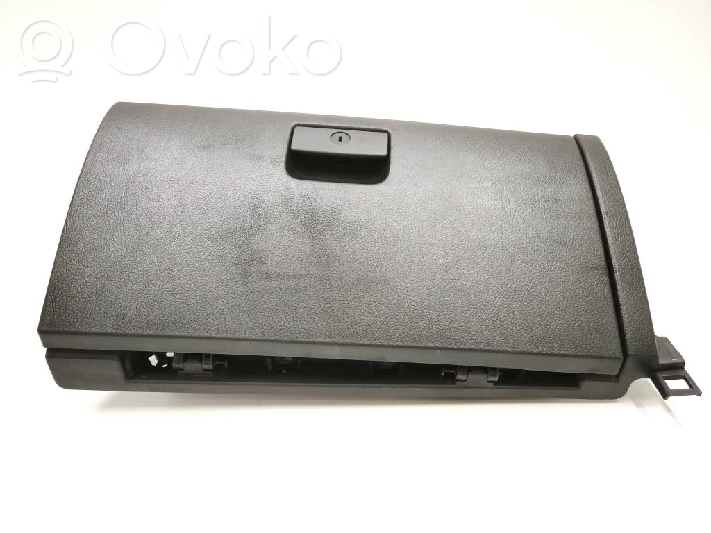 KIA Sorento Handschuhfach 