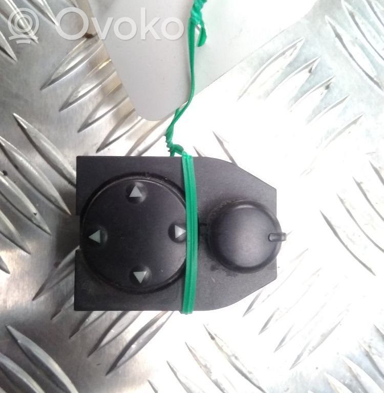 Audi A4 S4 B5 8D Wing mirror switch 
