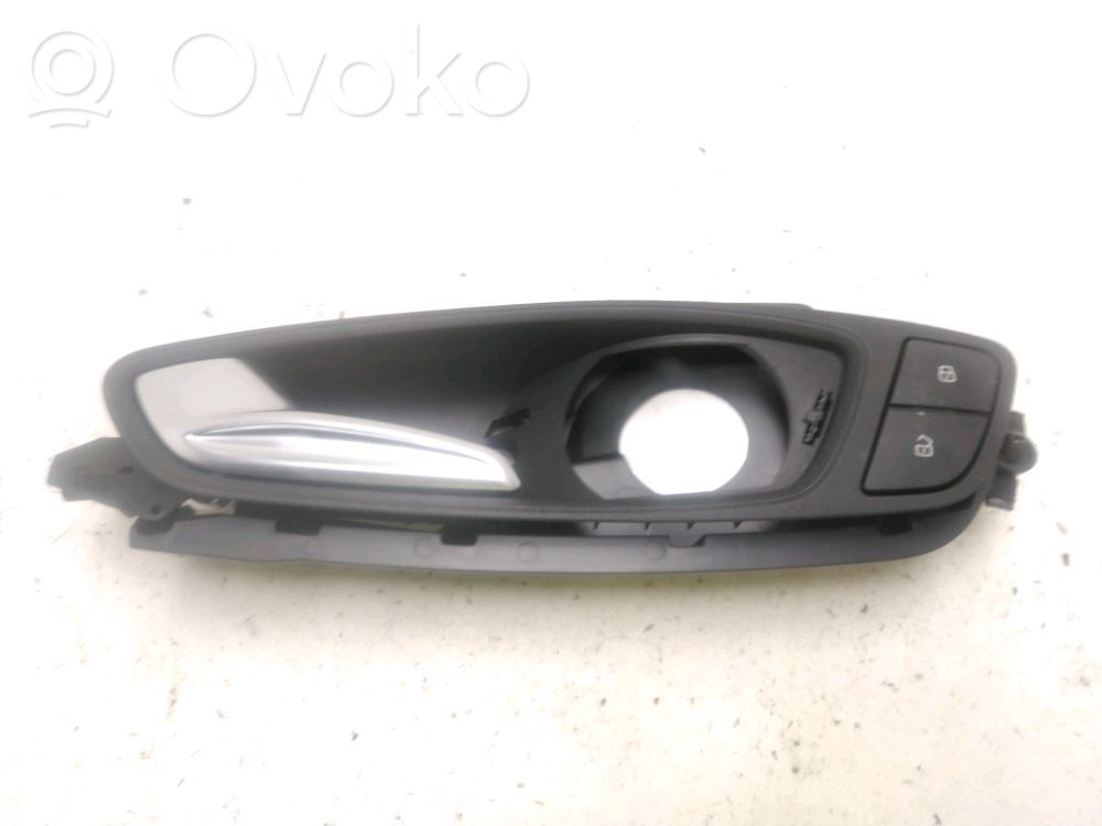Audi A1 Front door interior handle 