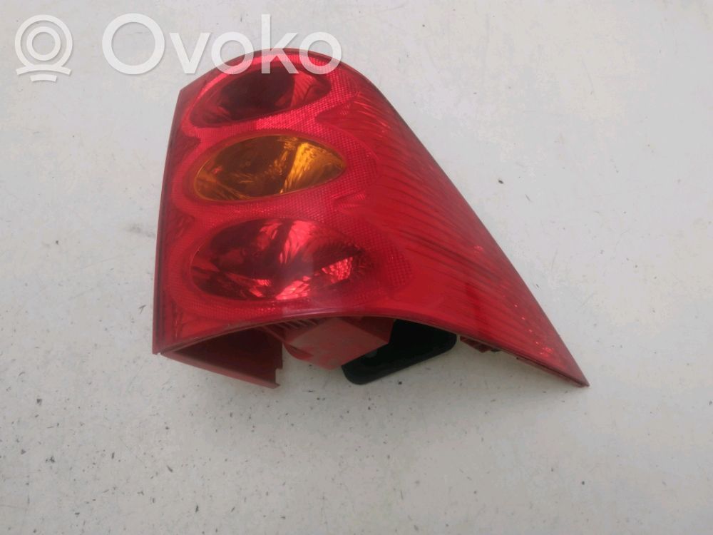 Peugeot 1007 Lampă spate în caroserie