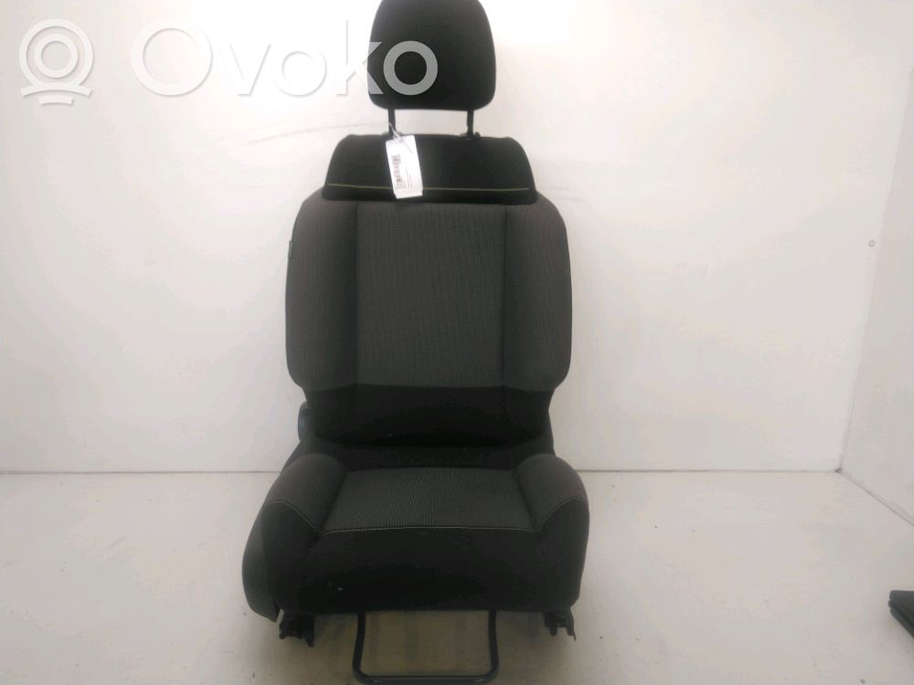 Citroen C3 Etumatkustajan istuin 