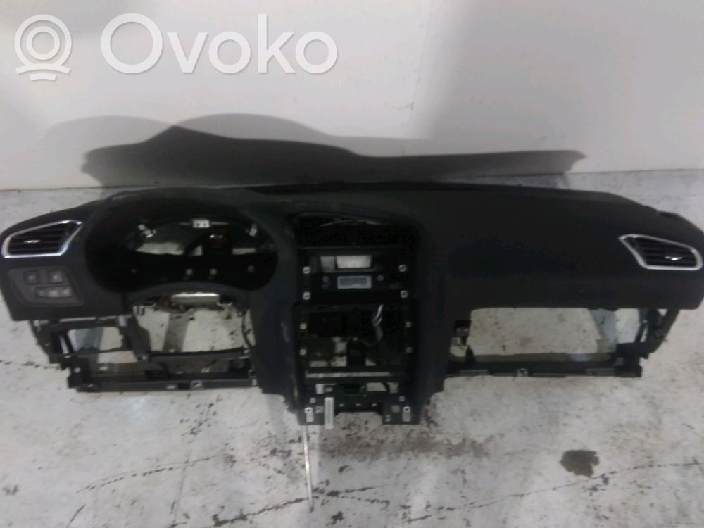 Citroen C4 II Панель 