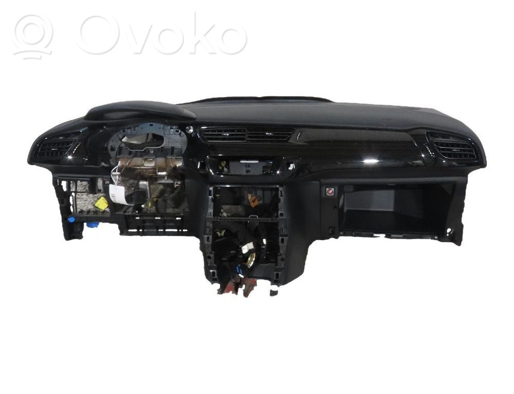 Panelė   8247F7