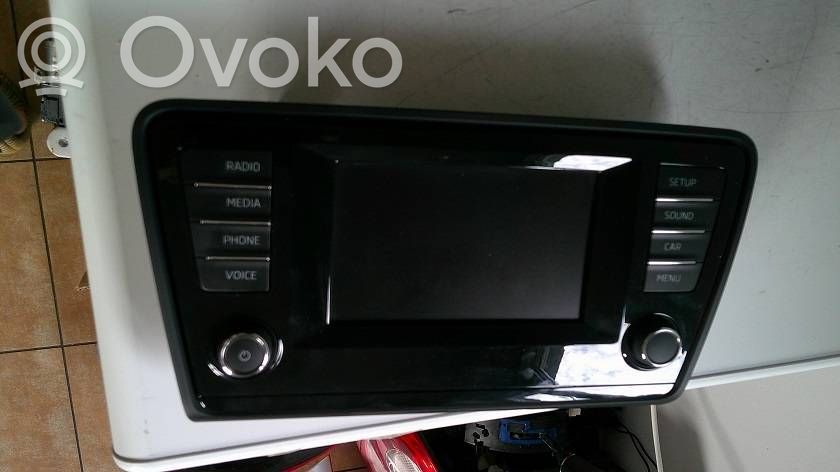 Panel / Radioodtwarzacz CD/DVD/GPS   5E0919605B,AAH50000,FSD1026