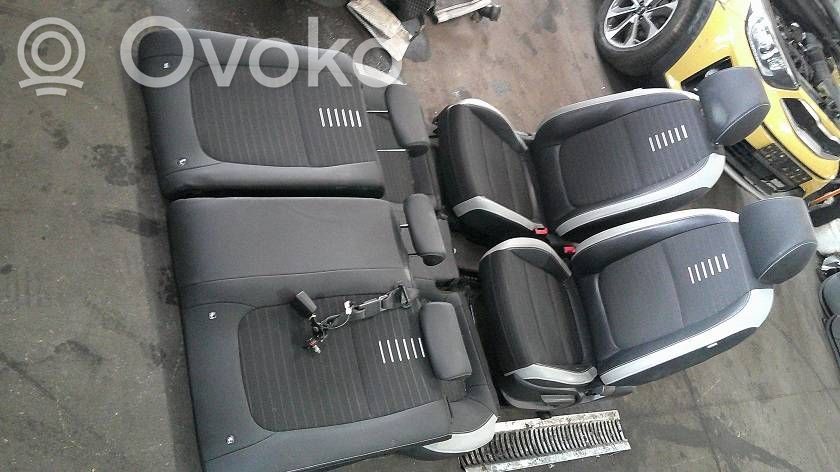 KIA Stonic Sēdekļu un durvju dekoratīvās apdares komplekts 