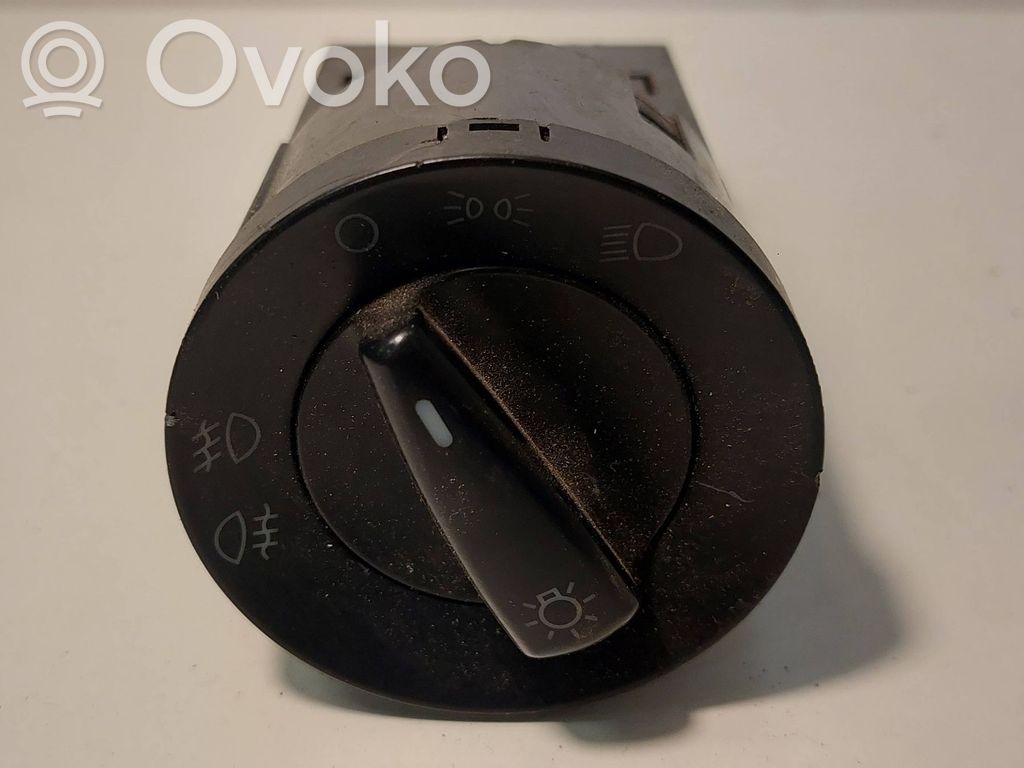 Volkswagen PASSAT B5 Light switch 