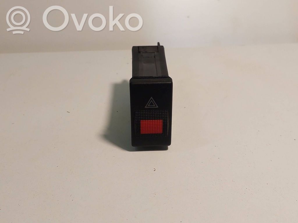 Audi A4 S4 B5 8D Botón interruptor de luz de peligro 