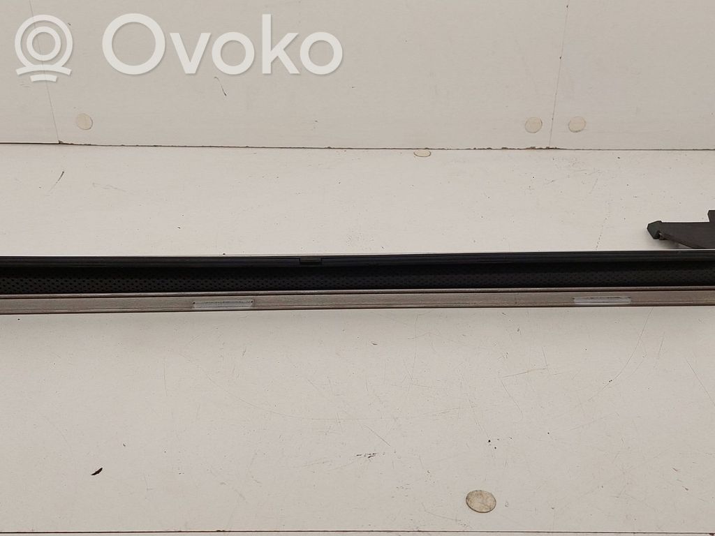BMW 5 E39 Galinė lango užuolaidėlė 