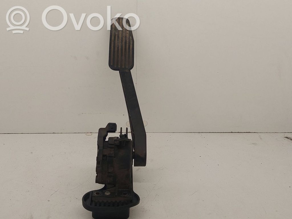 Volvo V70 Accelerator throttle pedal 