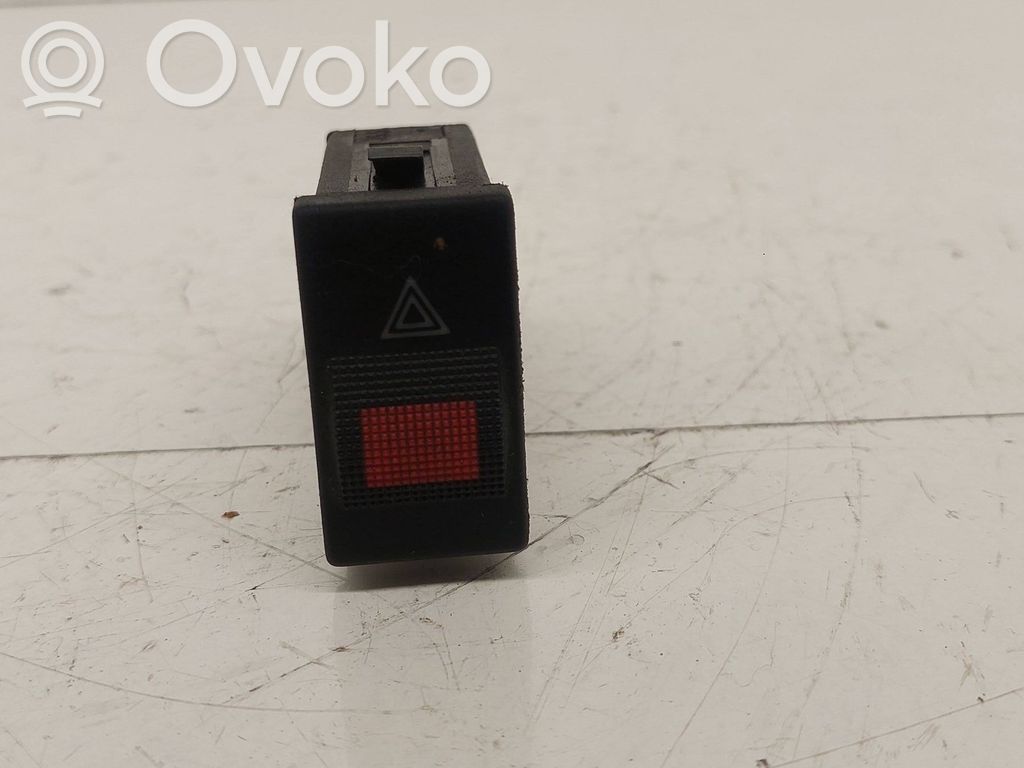 Audi A4 S4 B5 8D Botón interruptor de luz de peligro 