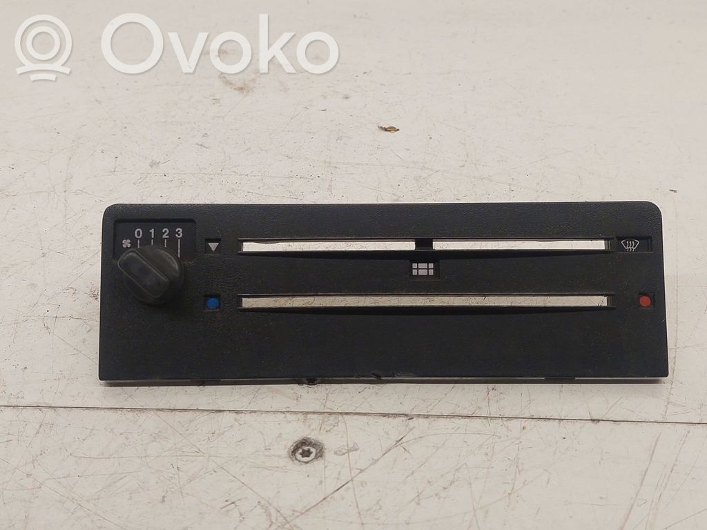 Audi 80 90 B2 Console centrale, commande chauffage/clim 