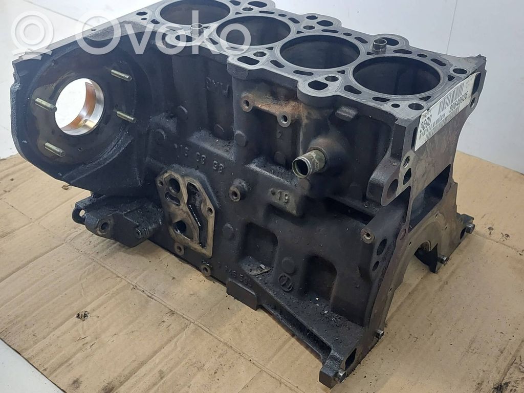 Engine block   2246595