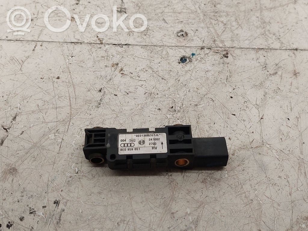 Volkswagen PASSAT B6 Czujnik uderzenia Airbag 