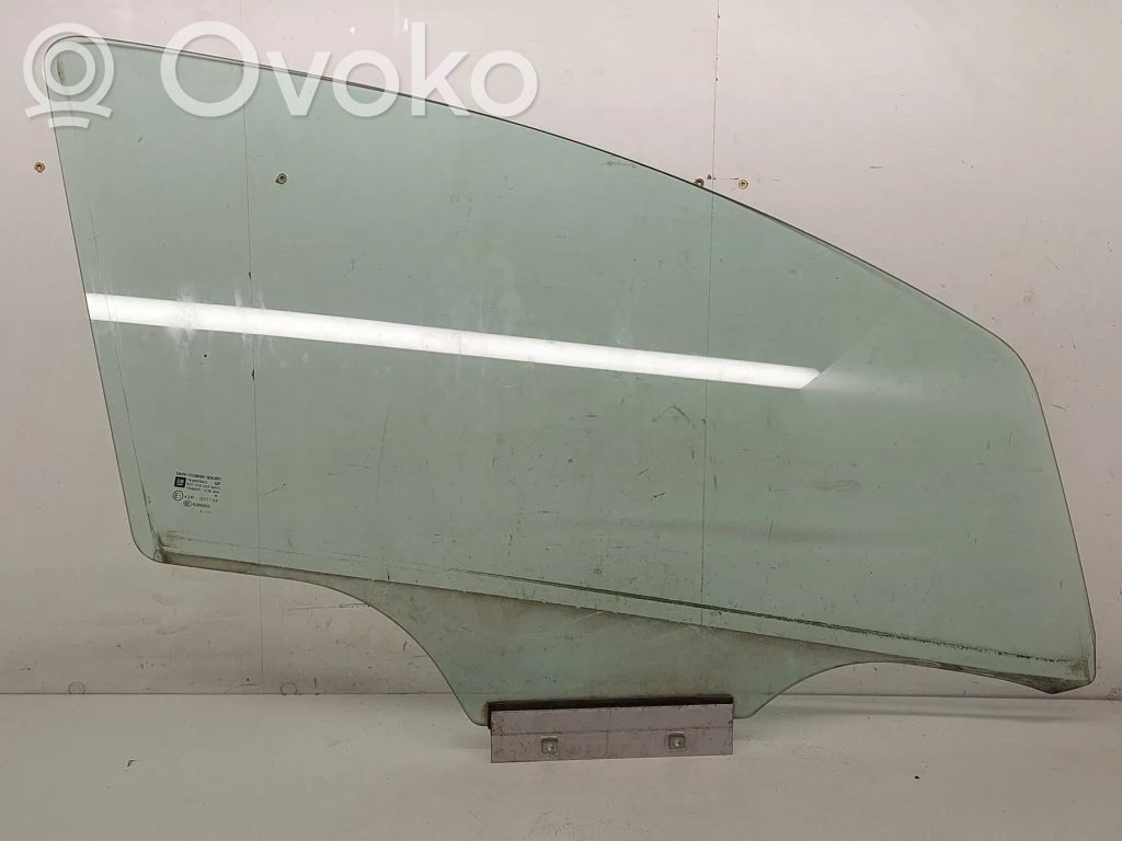 Opel Corsa D Luna de la puerta delantera cuatro puertas 
