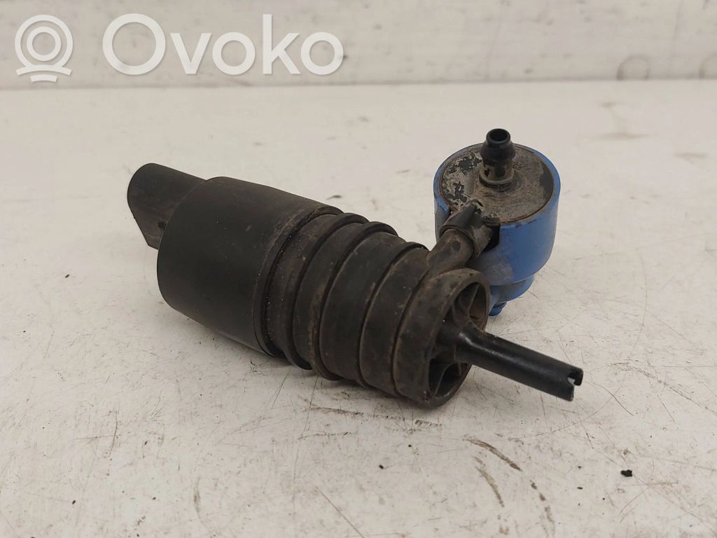 Volkswagen Polo IV 9N3 Windscreen/windshield washer pump 