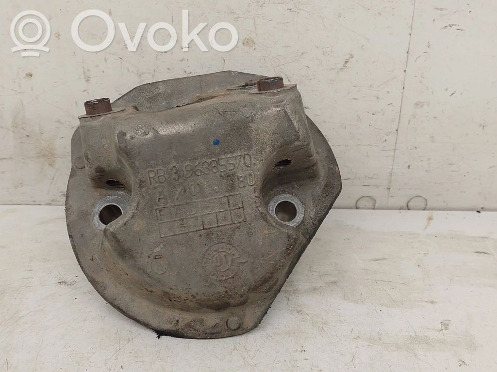 Peugeot 307 Engine mounting bracket 