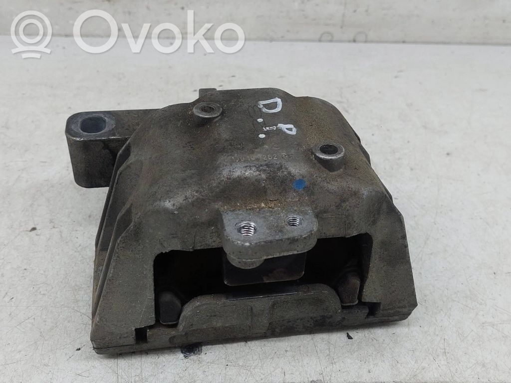 Volkswagen Golf IV Engine mount bracket 